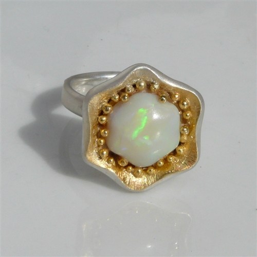 Carver Opal FLOWER ring