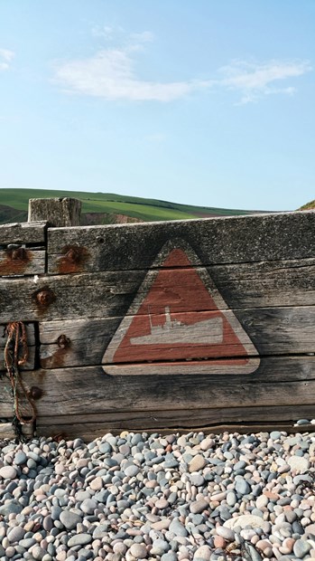 "Warning....Shipwrecks ahead!"