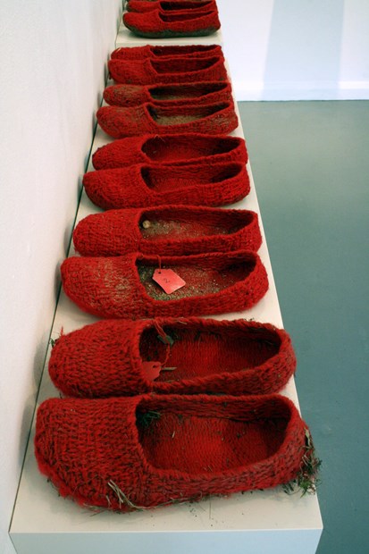 One Kilogramme of Red Wool