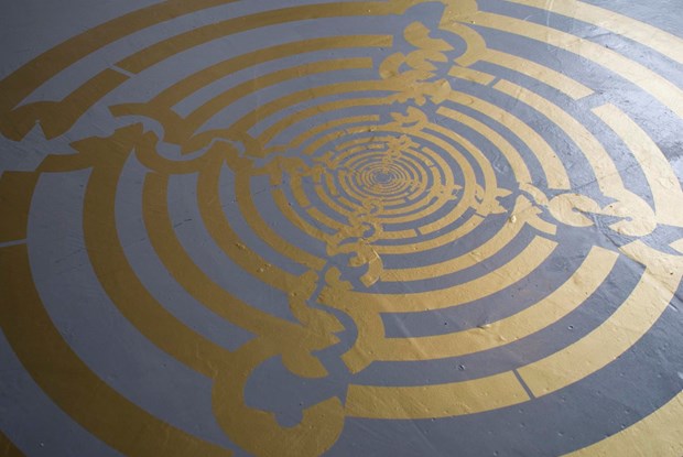 Modular Maze, 2010 gold vinyl on floor, 220 x 220 cm